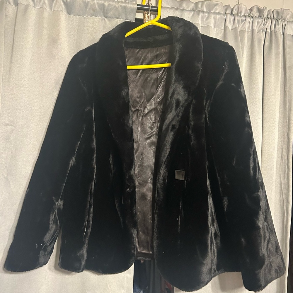 Elegant Black Faux Fur Jacket